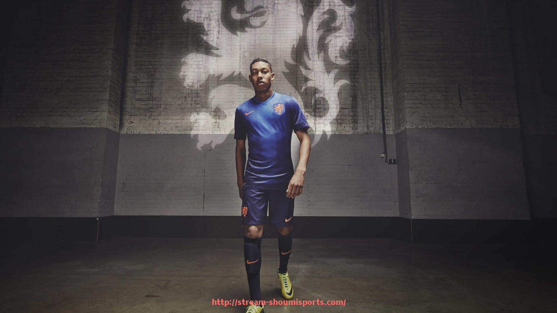 收米体育直播-世俱杯首次出现红牌的具体年份及事件背景介绍